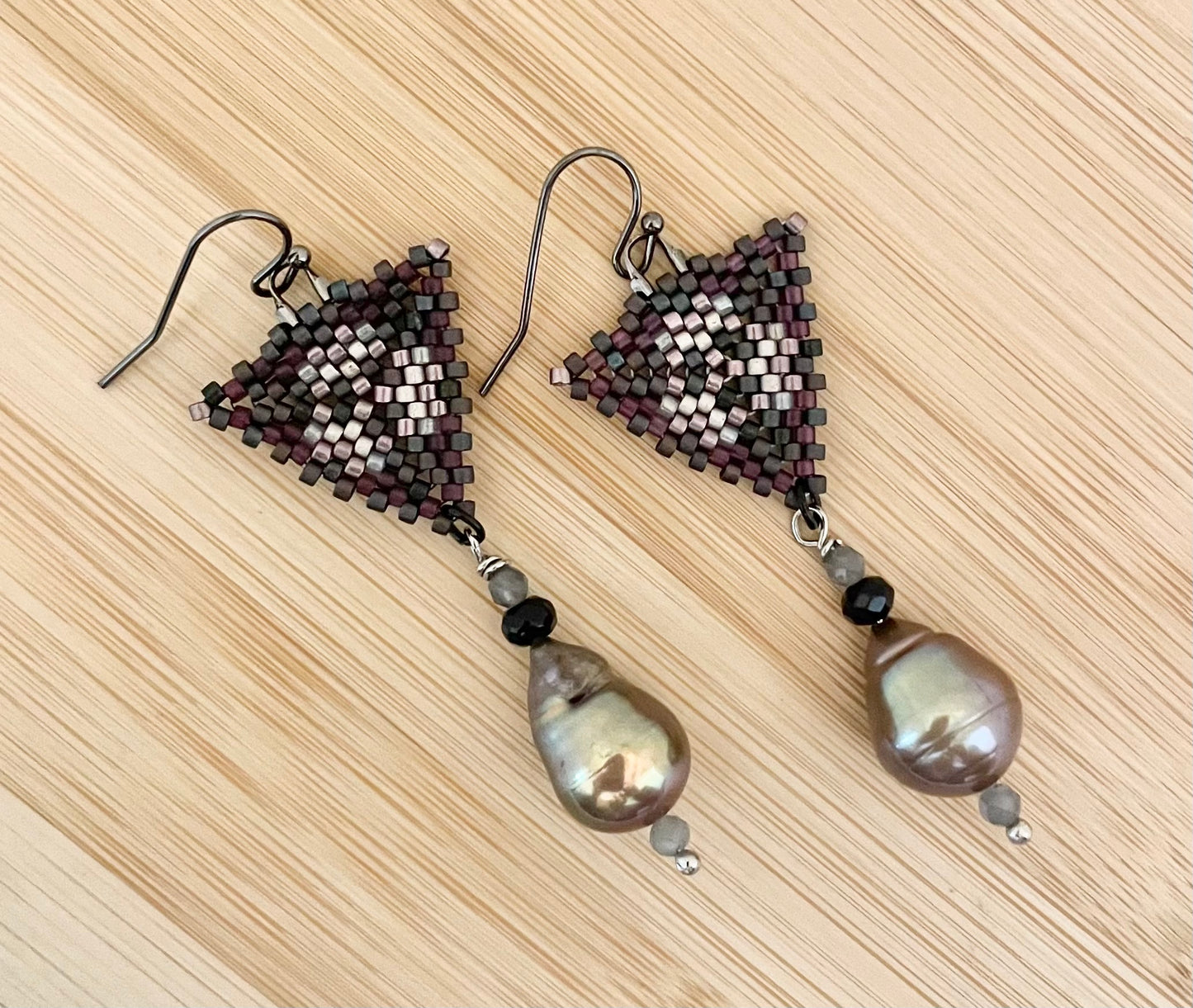Beaded triangle earrings with pearl
